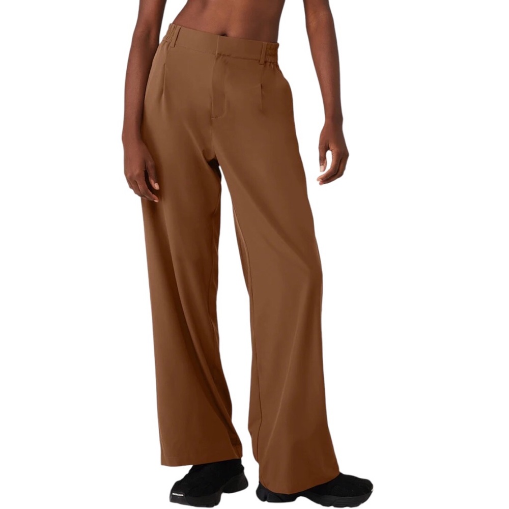 ALO Yoga Wide-Leg Pants in Brown